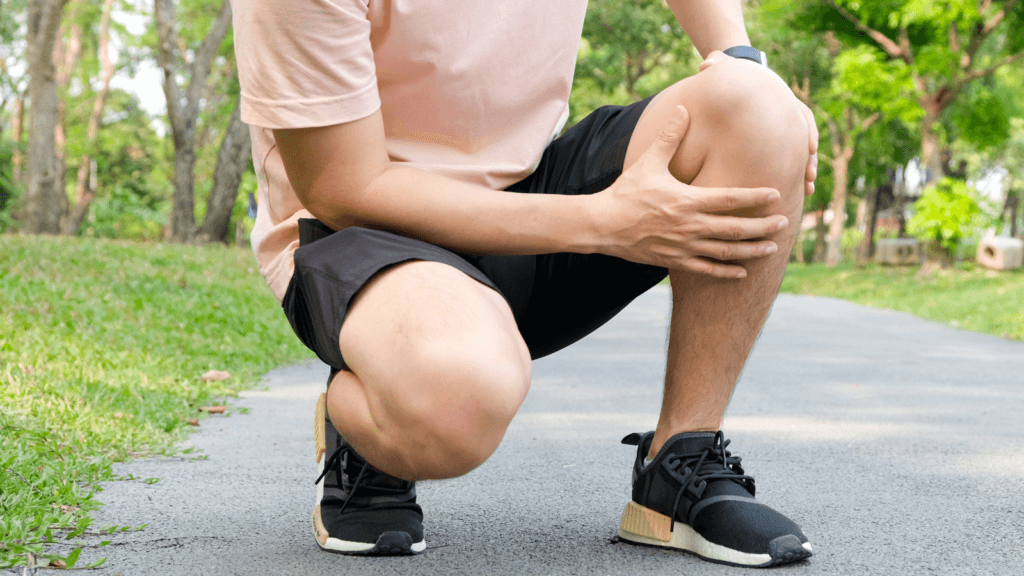 Homme qui court et veut protéger ses articulations grâce au boswellia serrata