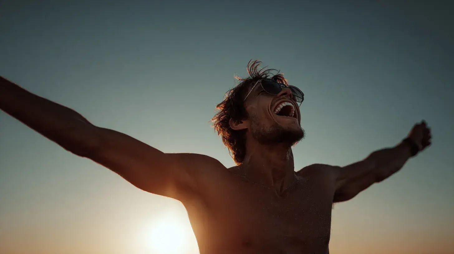 compléments alimentaires détox avec du glutathion et de la chlorella qui font effet sur un homme blond qui a une peau parfaite et parait en parfait état